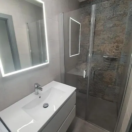 Monar Exclusive Center Free Parking In Garage