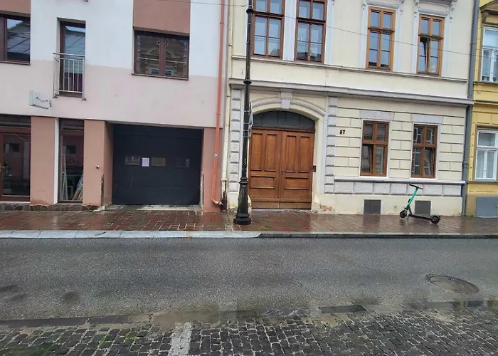 Monar Exclusive Center Free Parking In Garage Kassa